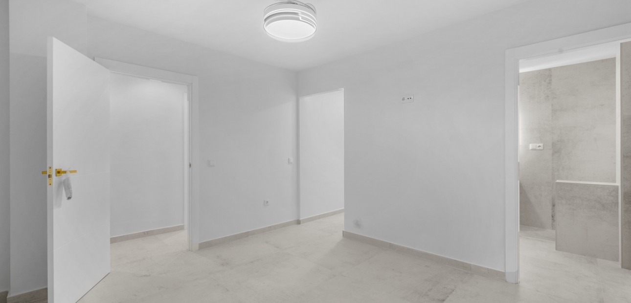 Herverkoop - Appartement / flat -
Torrevieja - Playa del Acequión