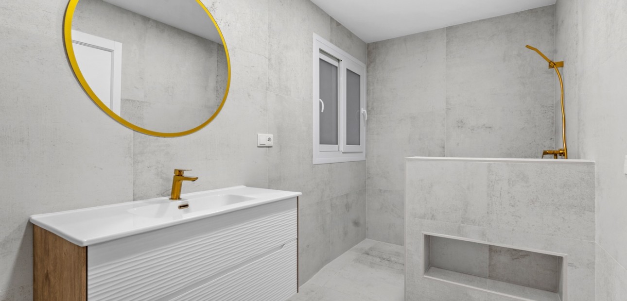 Herverkoop - Appartement / flat -
Torrevieja - Playa del Acequión