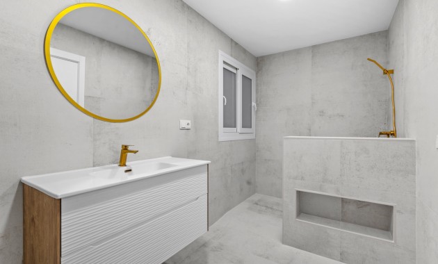 Herverkoop - Appartement / flat -
Torrevieja - Playa del Acequión