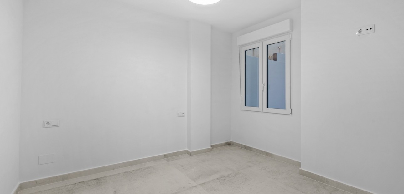 Herverkoop - Appartement / flat -
Torrevieja - Playa del Acequión