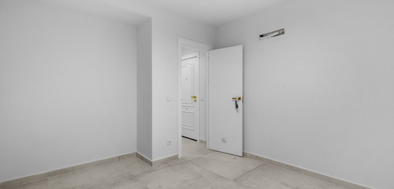 Herverkoop - Appartement / flat -
Torrevieja - Playa del Acequión