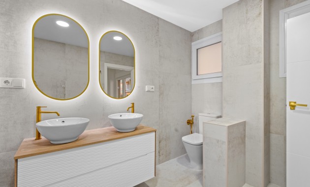 Herverkoop - Appartement / flat -
Torrevieja - Playa del Acequión