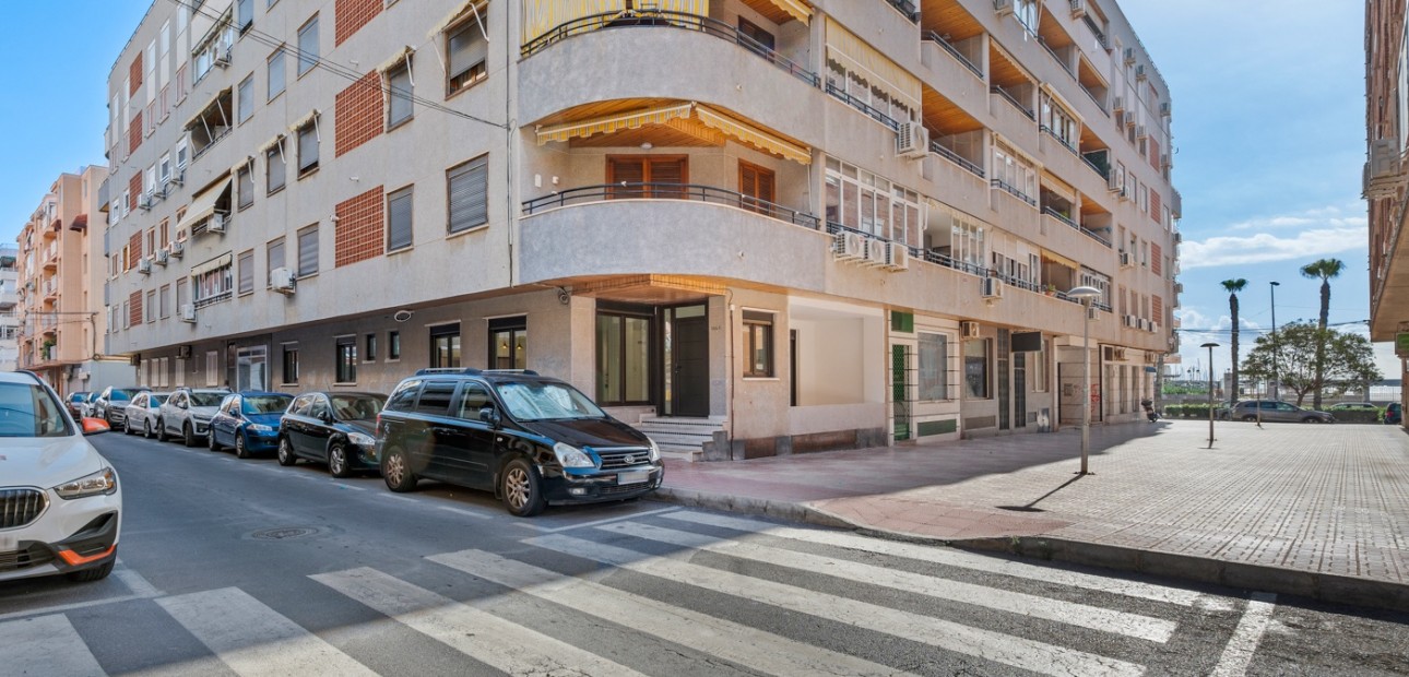 Herverkoop - Appartement / flat -
Torrevieja - Playa del Acequión