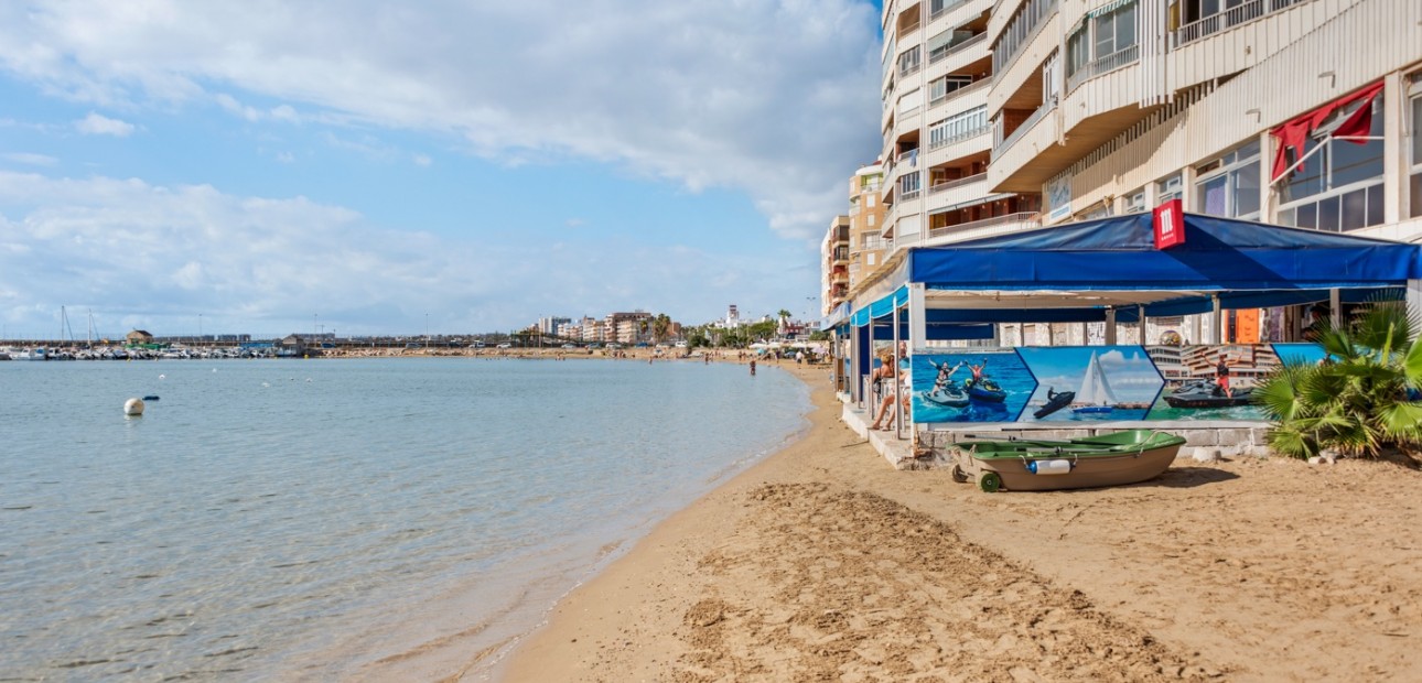 Herverkoop - Appartement / flat -
Torrevieja - Playa del Acequión