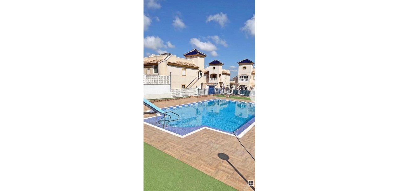 Herverkoop - Terraced house -
Guardamar del Segura - El Edén - Los Estaños