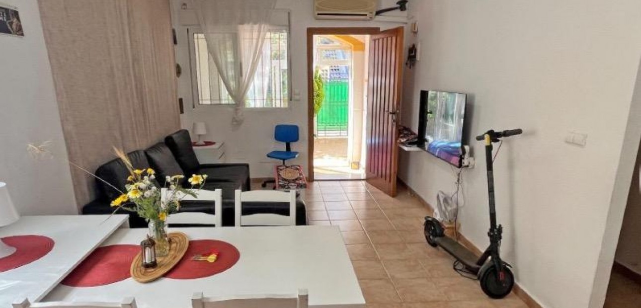 Herverkoop - Terraced house -
Guardamar del Segura - El Edén - Los Estaños