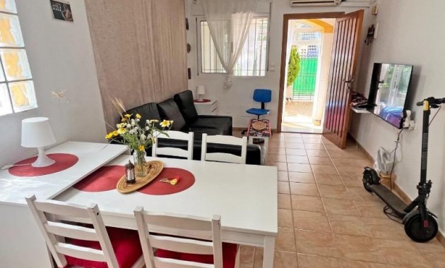 Herverkoop - Terraced house -
Guardamar del Segura - El Edén - Los Estaños