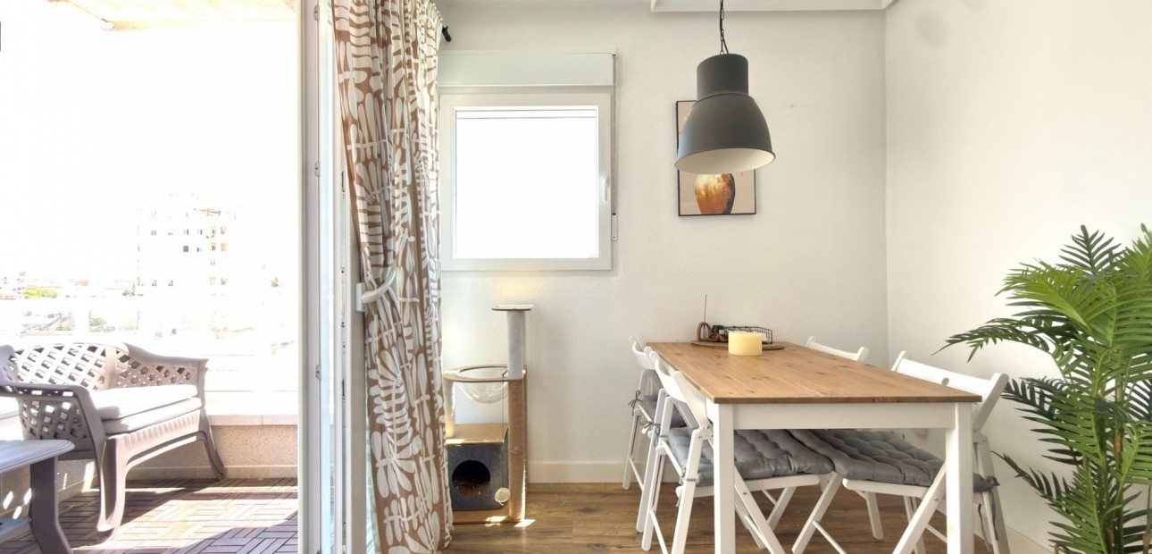 Herverkoop - Appartement / flat -
Torrevieja - Torrevieja - Centre