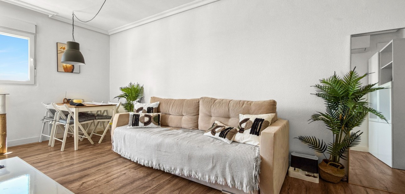 Herverkoop - Appartement / flat -
Torrevieja - Torrevieja - Centre