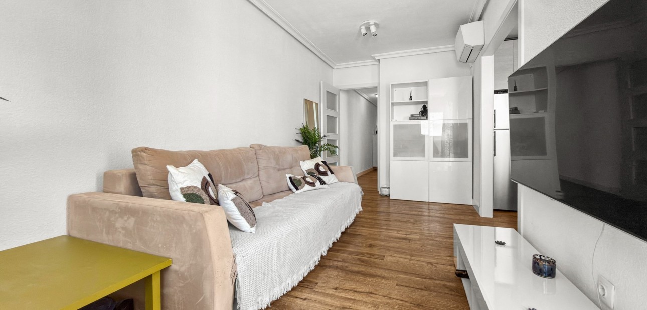 Herverkoop - Appartement / flat -
Torrevieja - Torrevieja - Centre