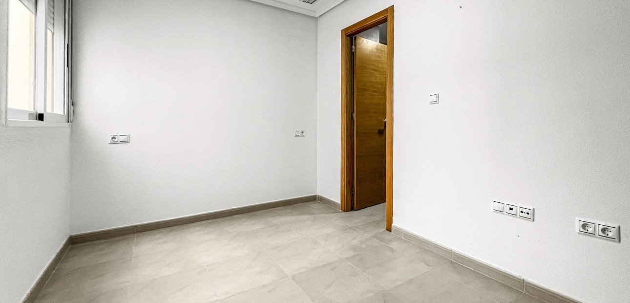 Herverkoop - Appartement / flat -
Torrevieja - Playa Acequion