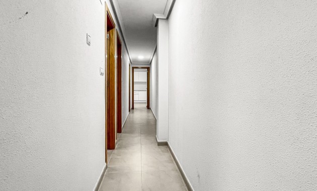 Herverkoop - Appartement / flat -
Torrevieja - Playa Acequion
