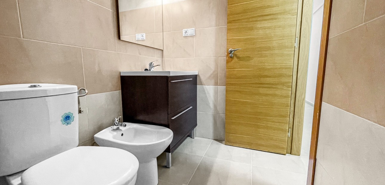 Herverkoop - Appartement / flat -
Torrevieja - Playa Acequion