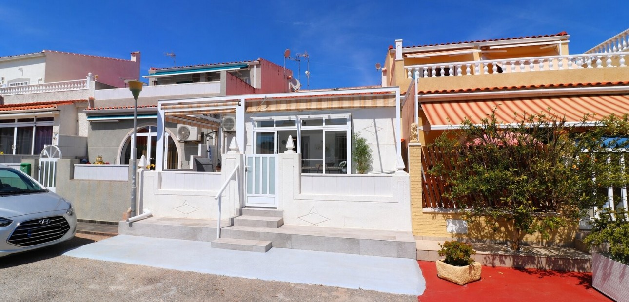 Venta - Bungalow -
Torrevieja - El Chaparral