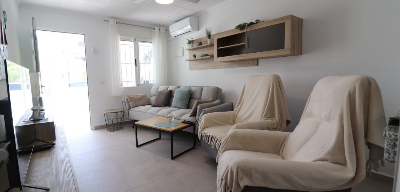 Venta - Bungalow -
Torrevieja - El Chaparral