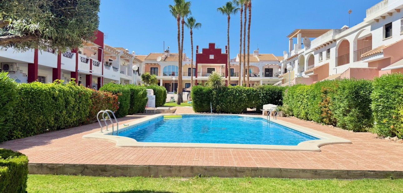 Sale - Semi Detached Villa -
Ciudad Quesada - Ciudad Quesada - Town