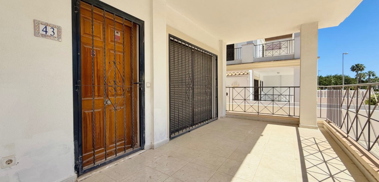 Sale - Semi Detached Villa -
Ciudad Quesada - Ciudad Quesada - Town