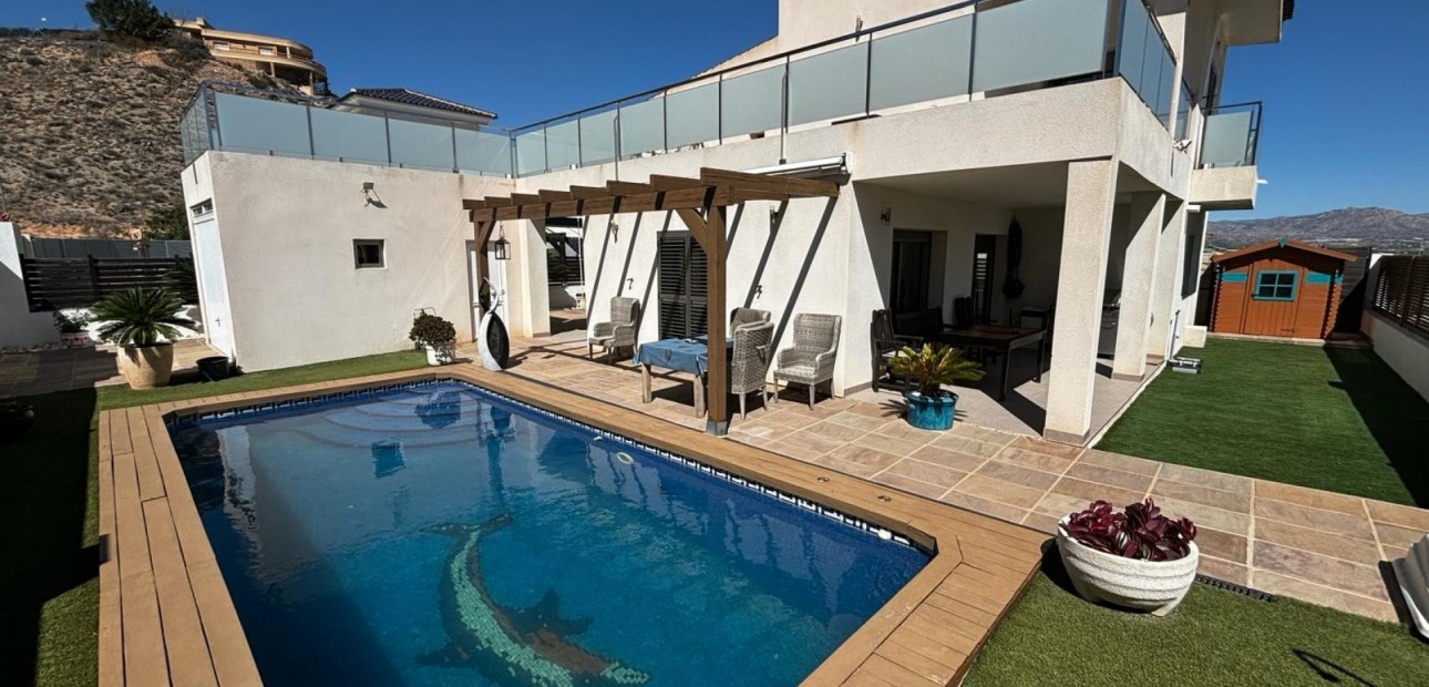Sale - Detached Villa -
Cox - Cox - Country