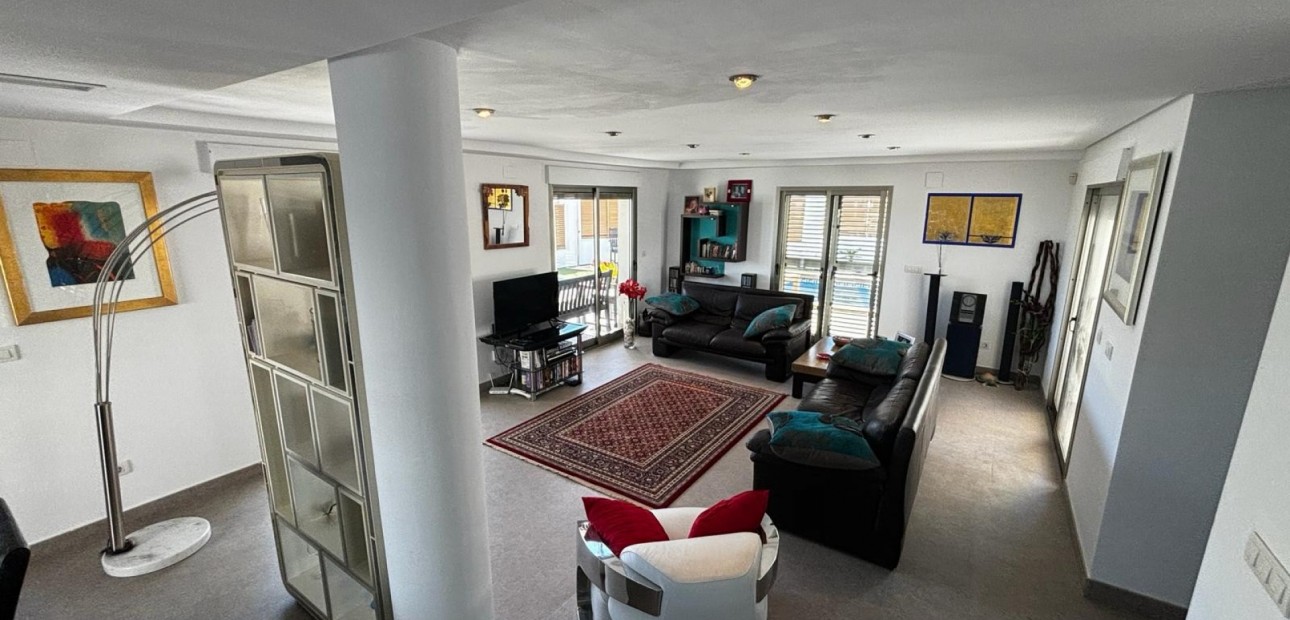 Sale - Detached Villa -
Cox - Cox - Country