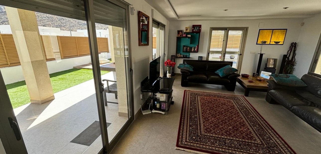 Sale - Detached Villa -
Cox - Cox - Country