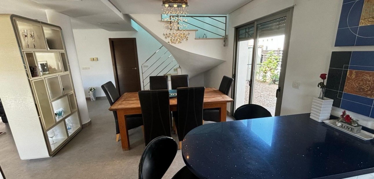 Sale - Detached Villa -
Cox - Cox - Country