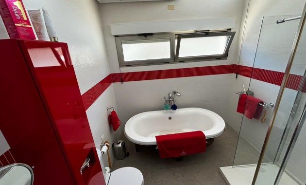 Sale - Detached Villa -
Cox - Cox - Country
