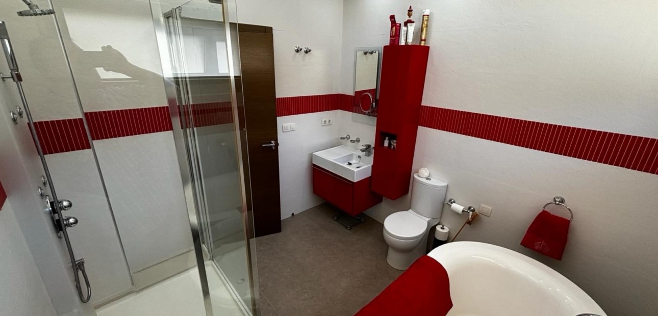 Sale - Detached Villa -
Cox - Cox - Country