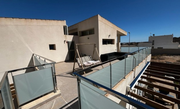 Sale - Detached Villa -
Cox - Cox - Country