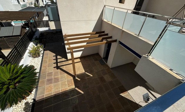 Sale - Detached Villa -
Cox - Cox - Country
