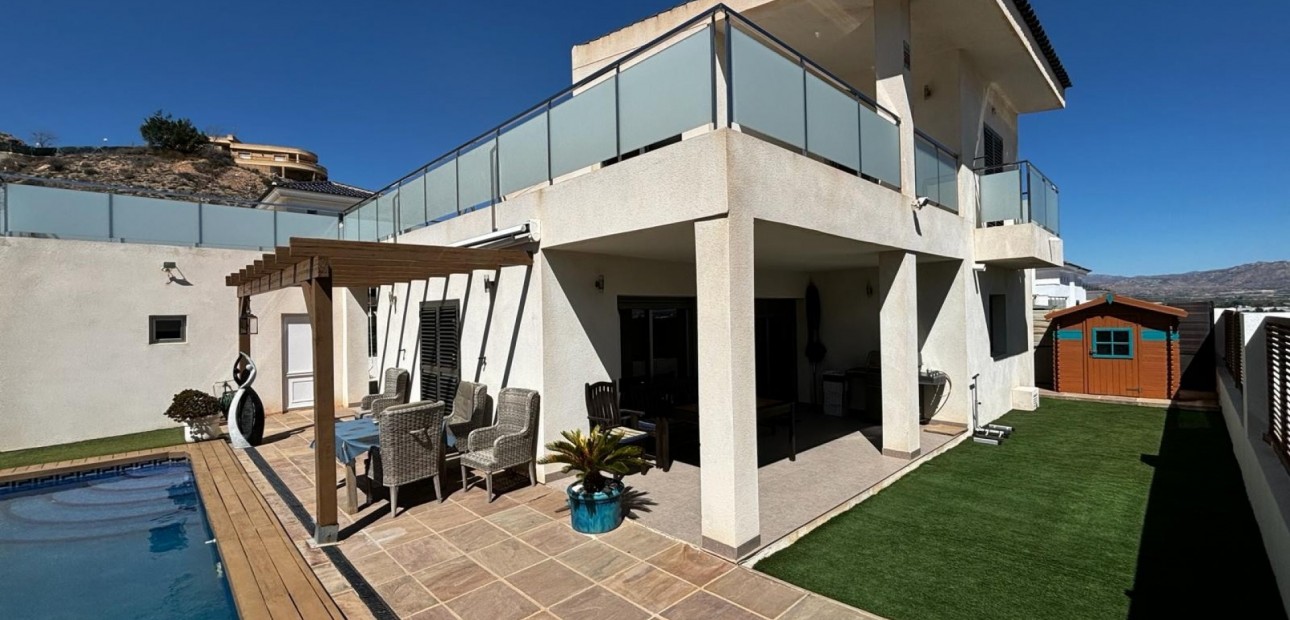Sale - Detached Villa -
Cox - Cox - Country
