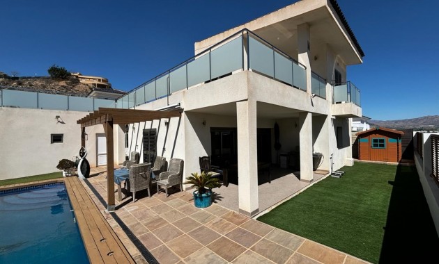 Sale - Detached Villa -
Cox - Cox - Country