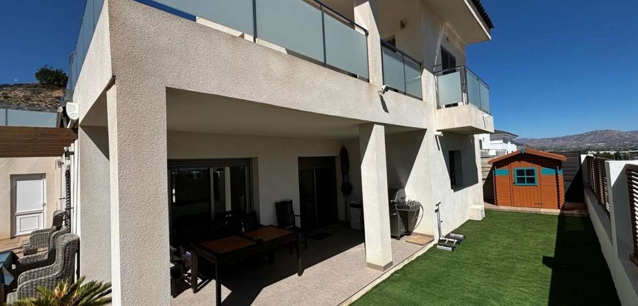 Sale - Detached Villa -
Cox - Cox - Country