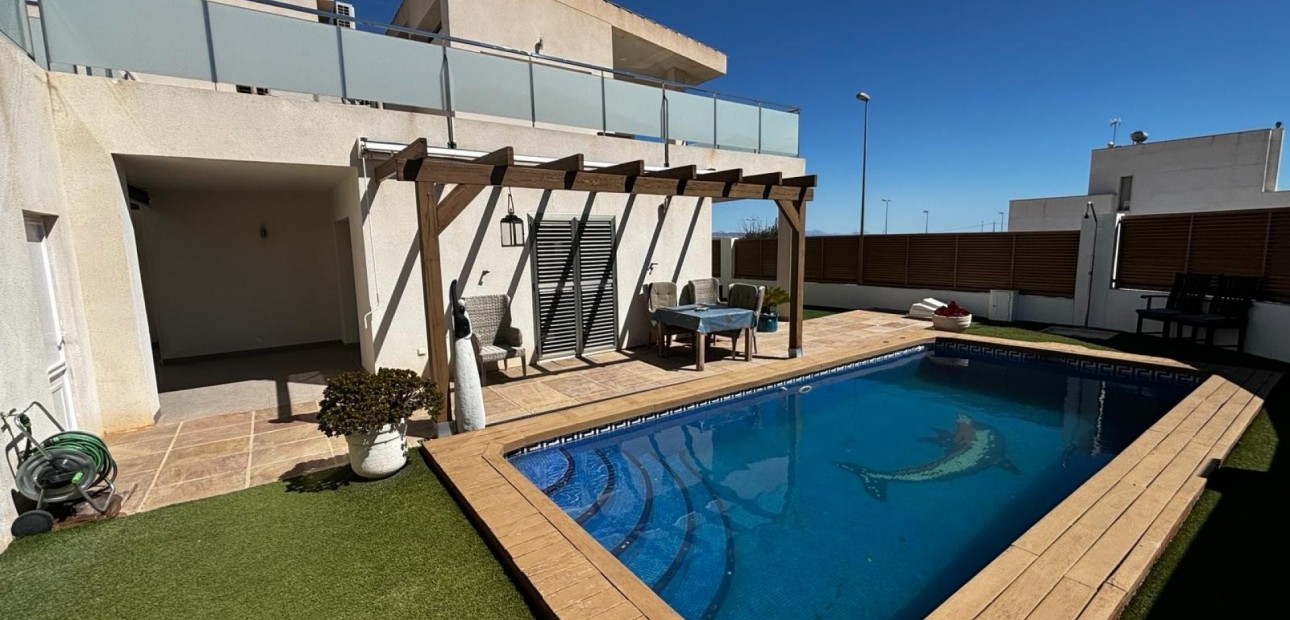 Sale - Detached Villa -
Cox - Cox - Country
