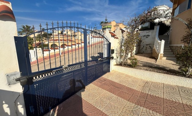 Sale - Detached Villa -
Ciudad Quesada - La Marquesa