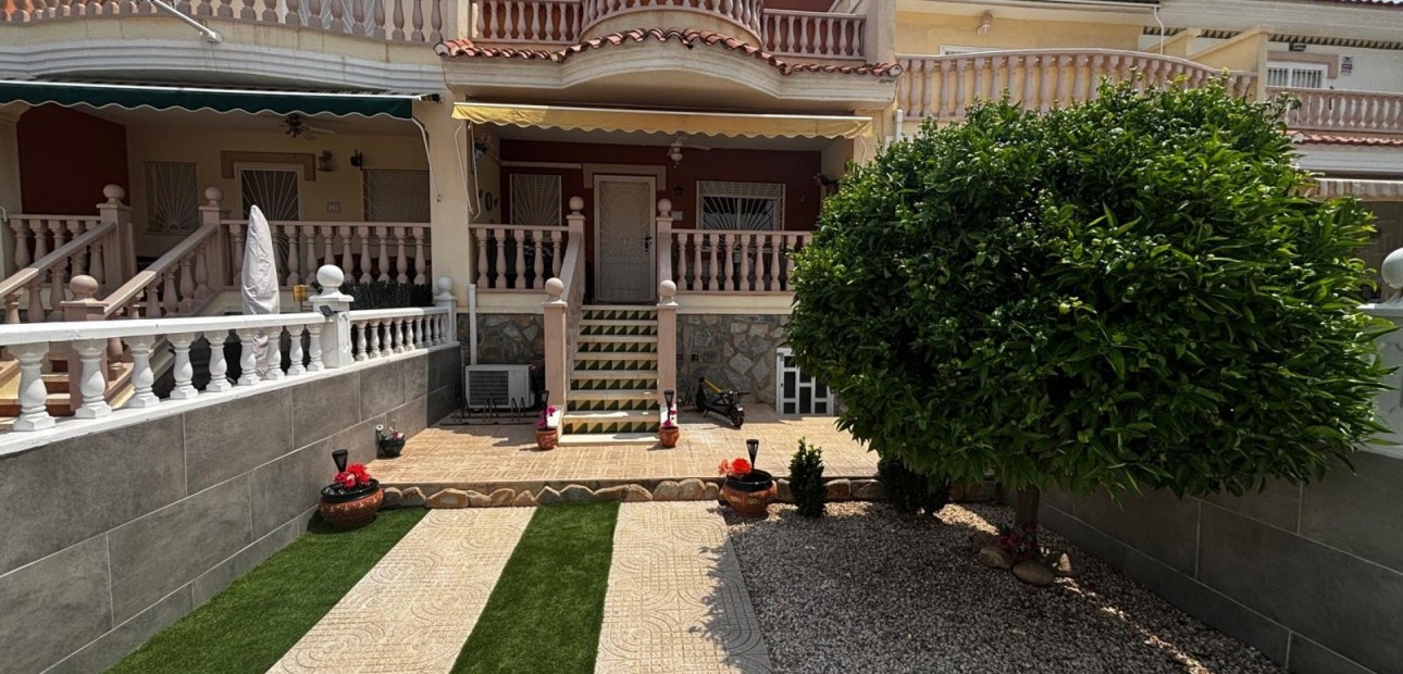 Sale - Townhouse -
Ciudad Quesada - Doña Pepa