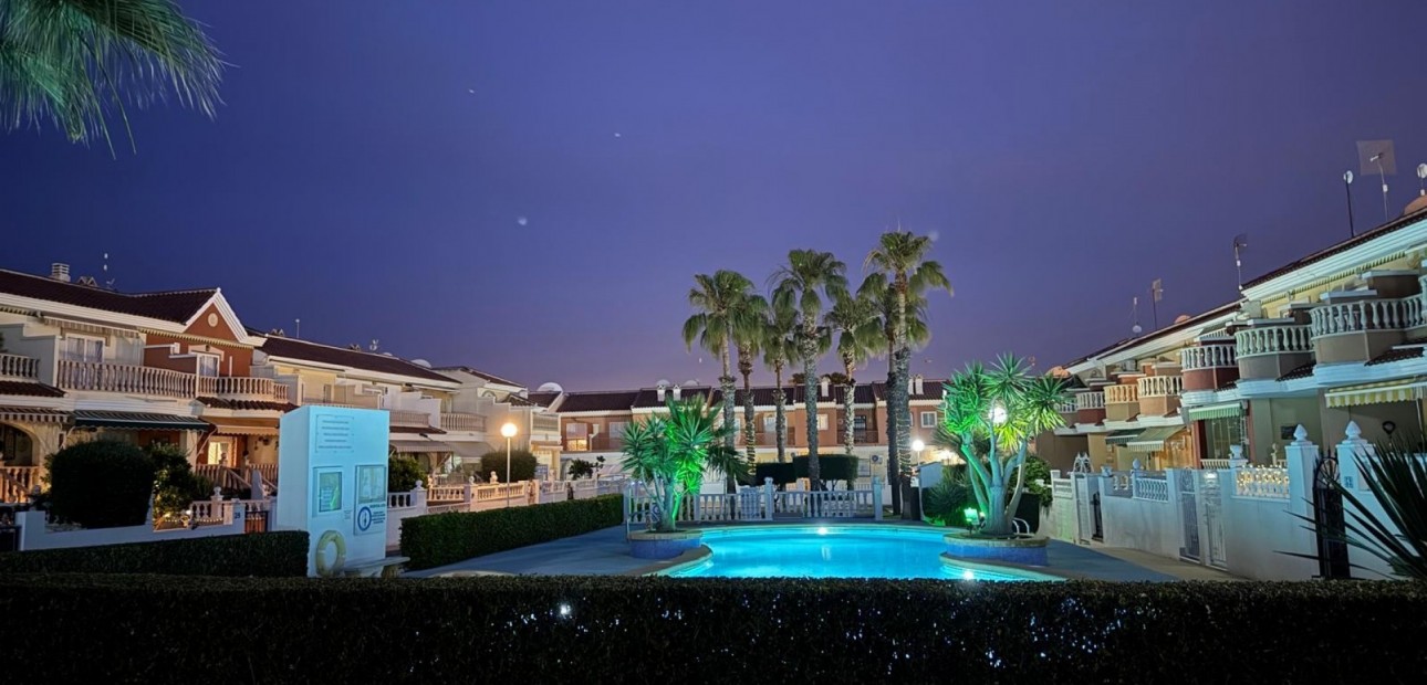Sale - Townhouse -
Ciudad Quesada - Doña Pepa