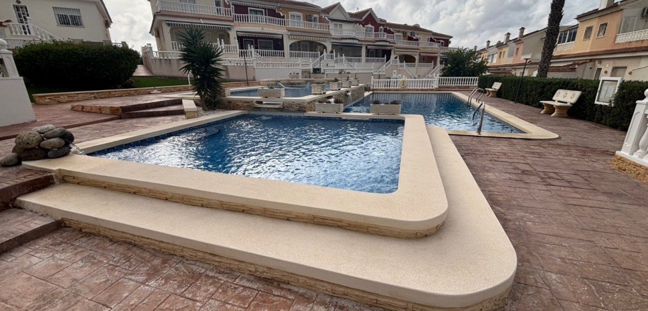 Sale - Townhouse -
Benijofar - Monte Azul