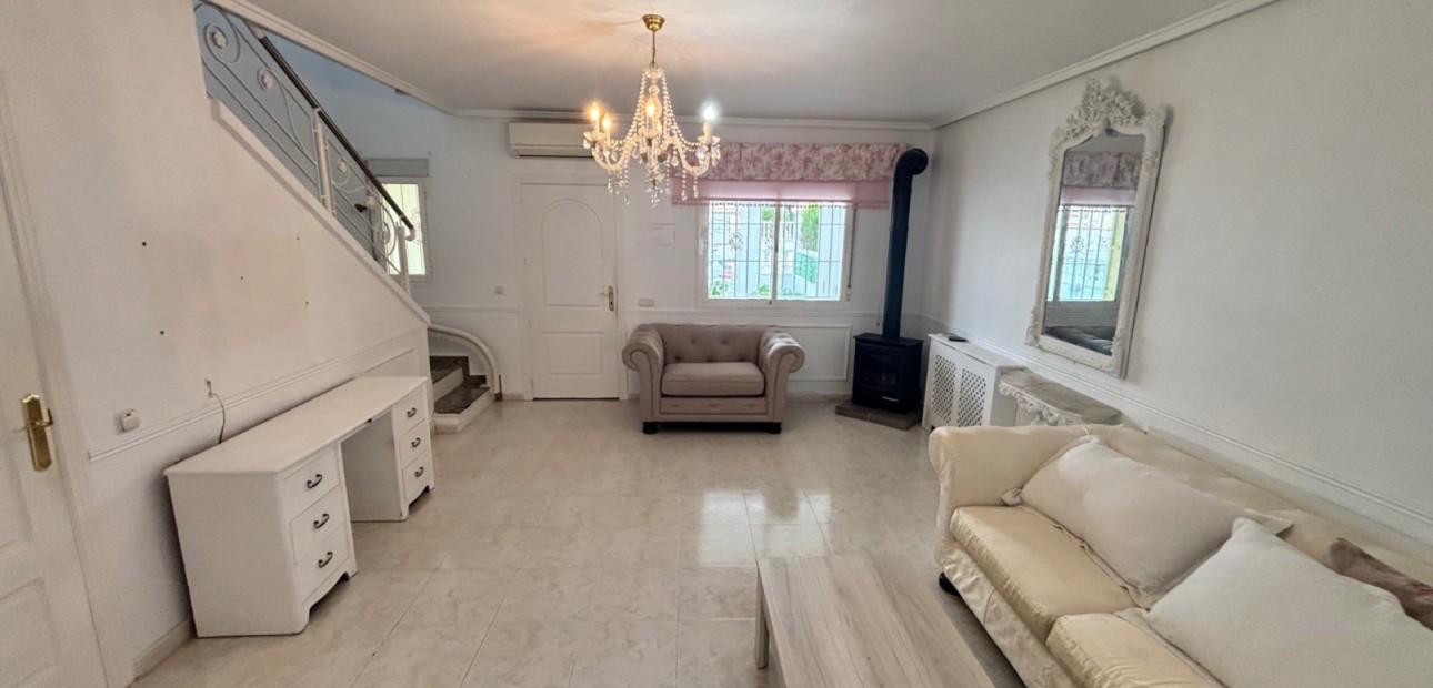 Sale - Townhouse -
Benijofar - Monte Azul