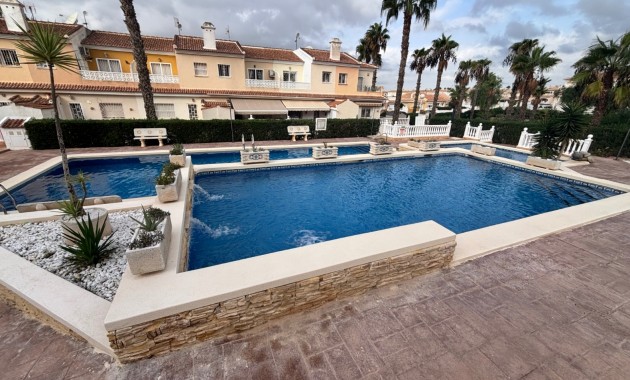 Sale - Townhouse -
Benijofar - Monte Azul