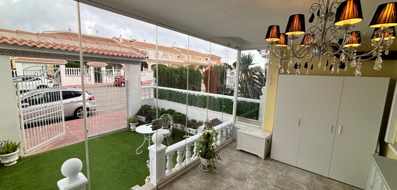 Sale - Townhouse -
Benijofar - Monte Azul
