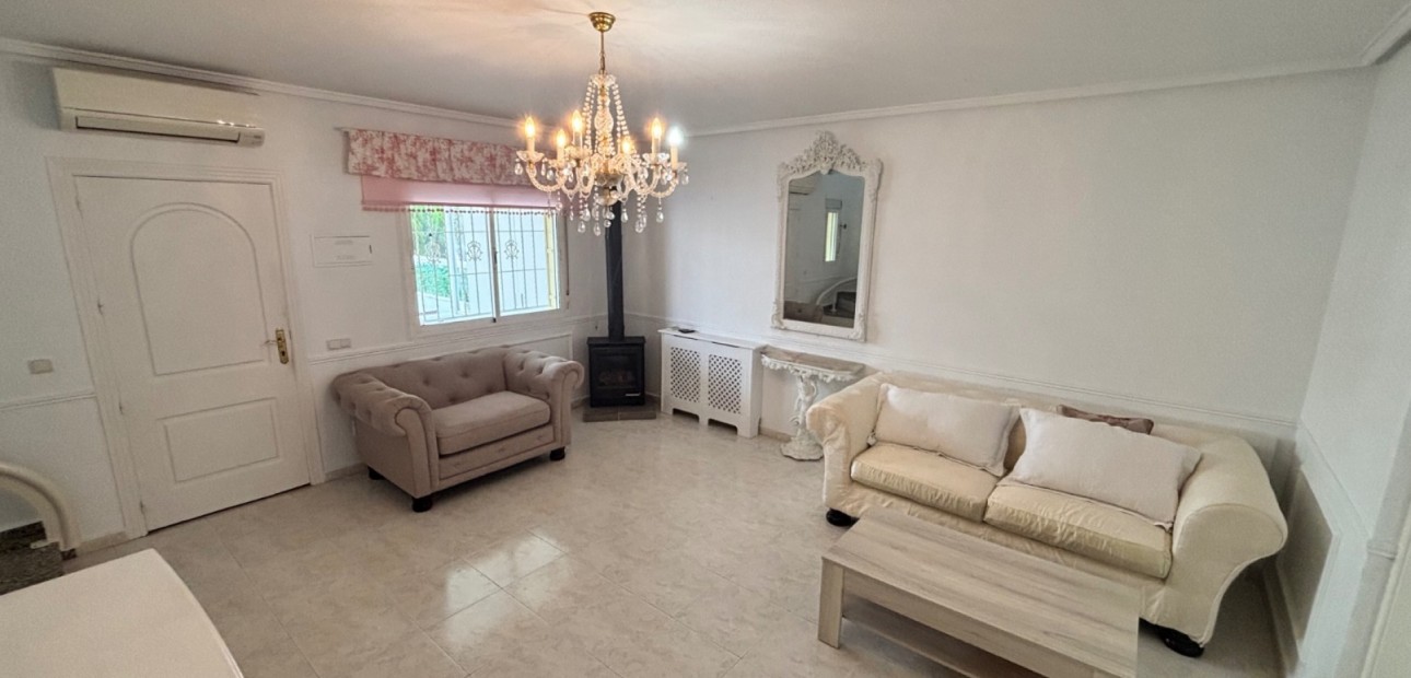 Sale - Townhouse -
Benijofar - Monte Azul