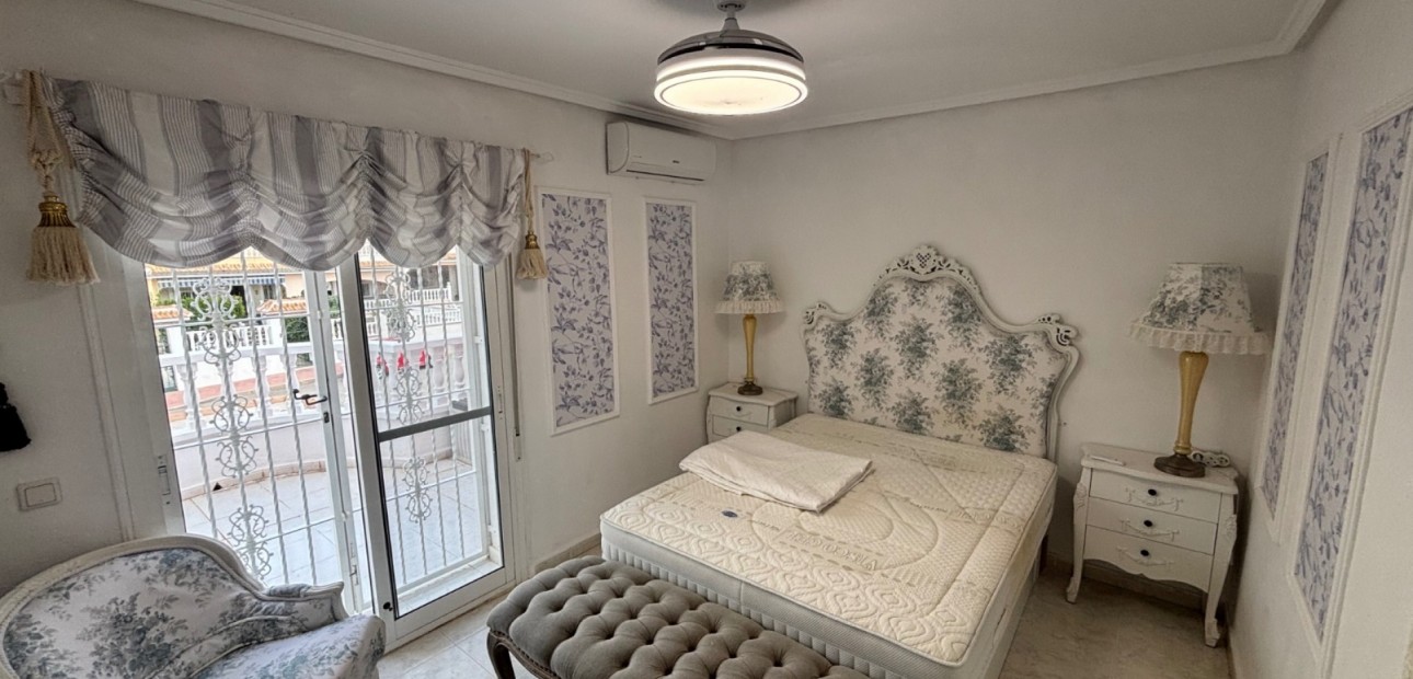 Sale - Townhouse -
Benijofar - Monte Azul