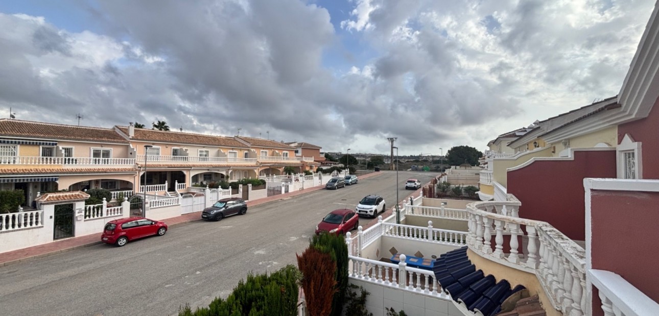 Sale - Townhouse -
Benijofar - Monte Azul