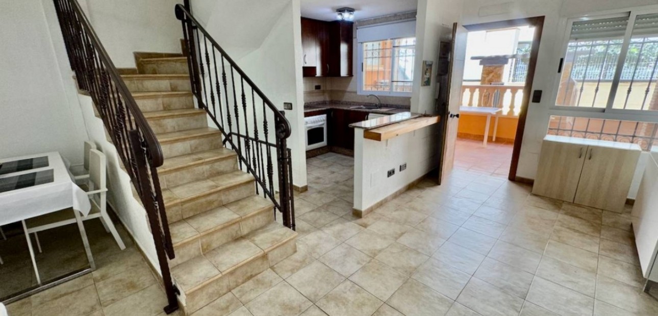 Sale - Townhouse -
Guardamar del Segura - El Eden