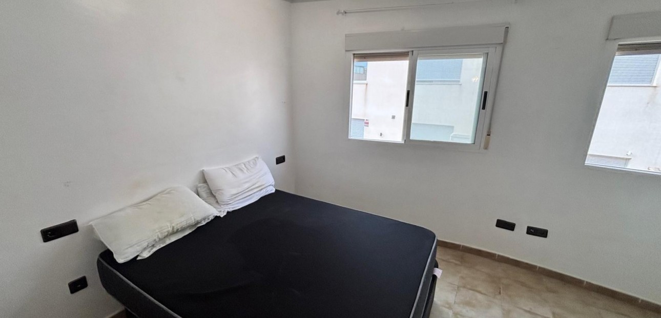 Sale - Townhouse -
Guardamar del Segura - El Eden