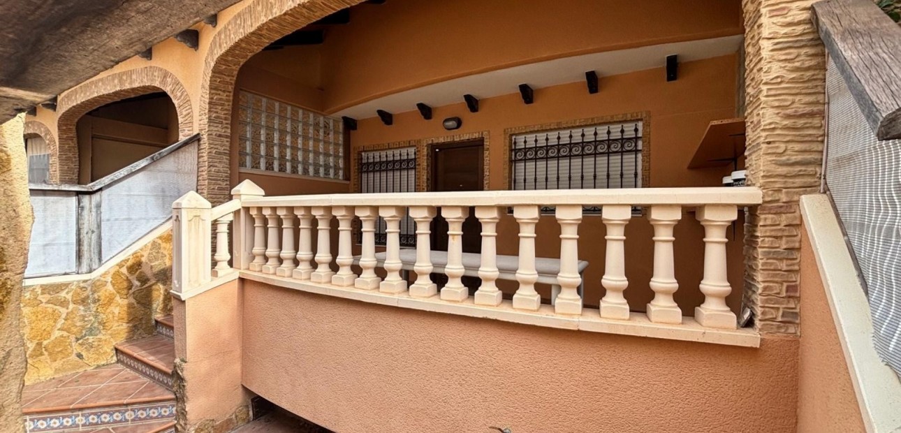 Sale - Townhouse -
Guardamar del Segura - El Eden
