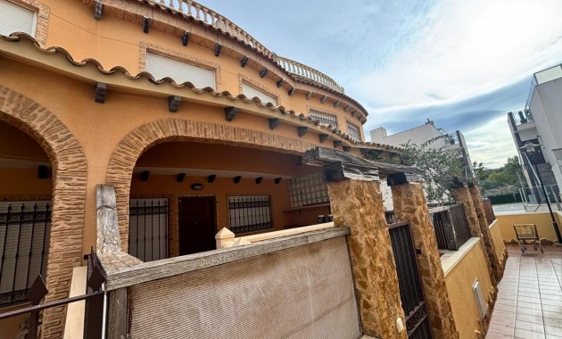 Sale - Townhouse -
Guardamar del Segura - El Eden
