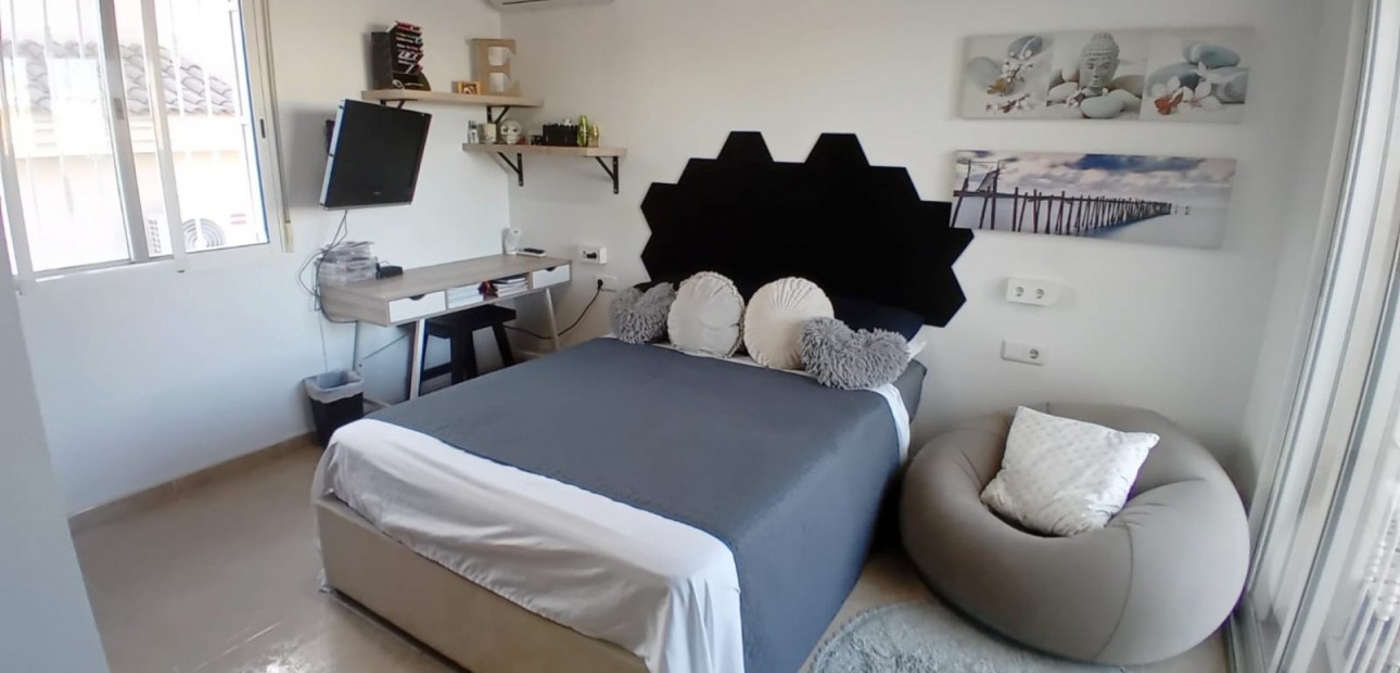 Sale - Detached Villa -
Ciudad Quesada - Doña Pepa