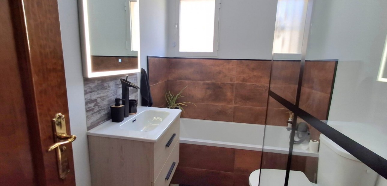 Sale - Detached Villa -
Ciudad Quesada - Doña Pepa