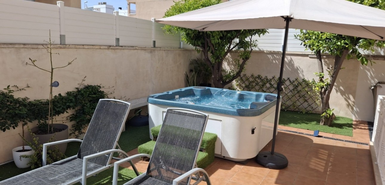 Sale - Detached Villa -
Ciudad Quesada - Doña Pepa